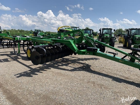 2023 John Deere 2720 Equipment Image0