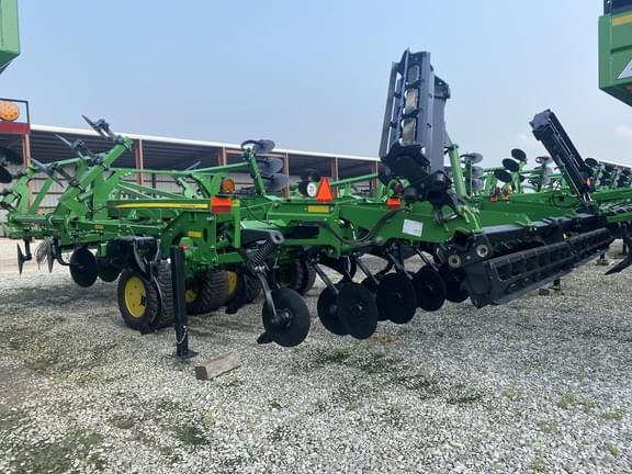 Image of John Deere 2730 equipment image 3