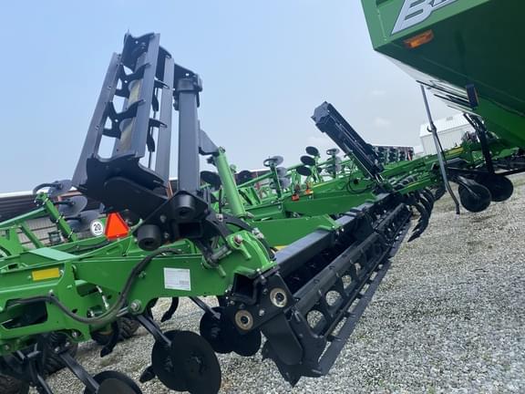 Image of John Deere 2730 equipment image 4