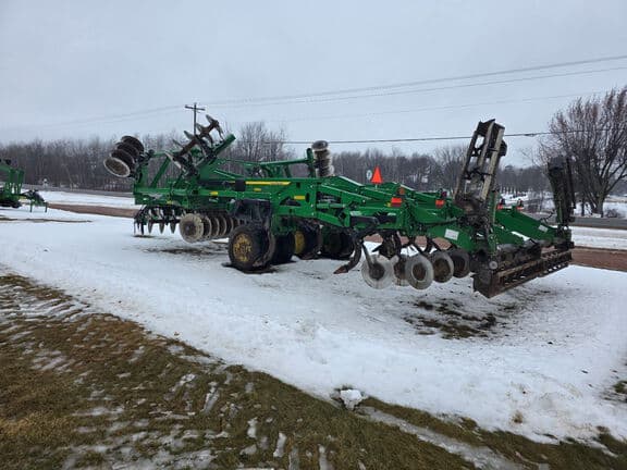 Image of John Deere 2730 equipment image 2