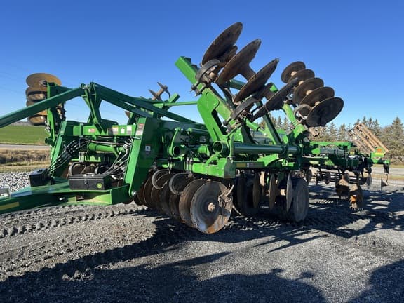 Image of John Deere 2730 Image 0