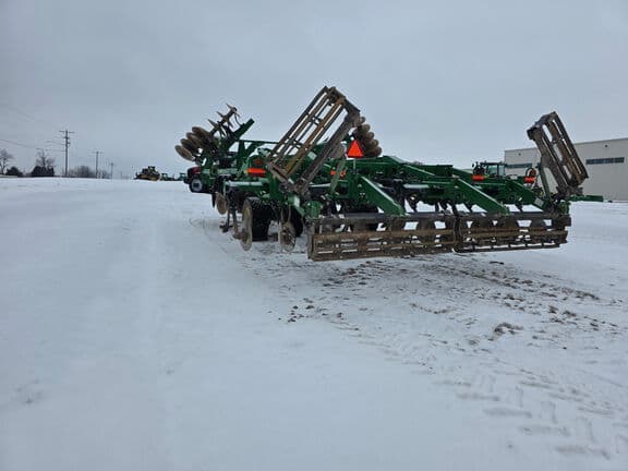Image of John Deere 2730 equipment image 1