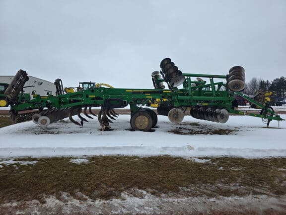 Image of John Deere 2730 Primary image