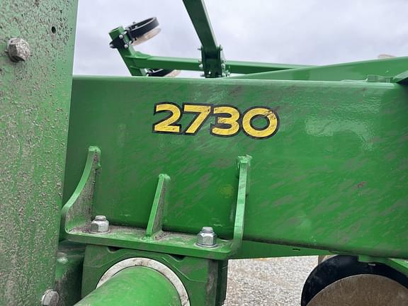 Image of John Deere 2730 equipment image 4