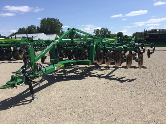 Image of John Deere 2730 equipment image 1