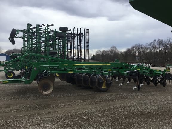 Image of John Deere 2730 equipment image 4