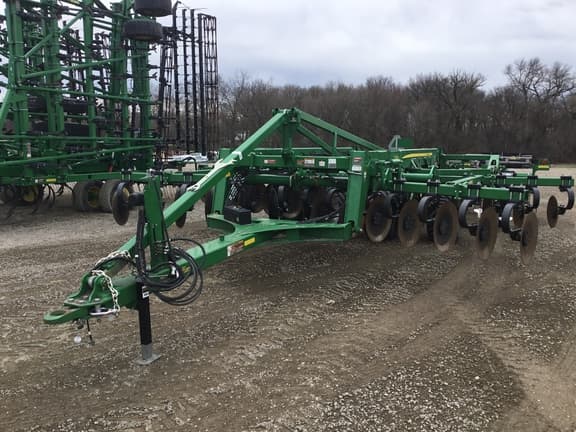 Image of John Deere 2730 equipment image 1