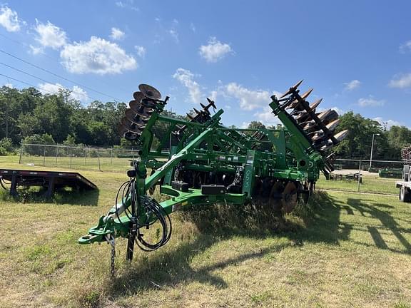 Image of John Deere 2730 equipment image 1