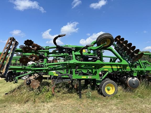 Image of John Deere 2730 equipment image 2