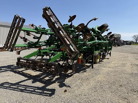 Image of John Deere 2730 equipment image 3