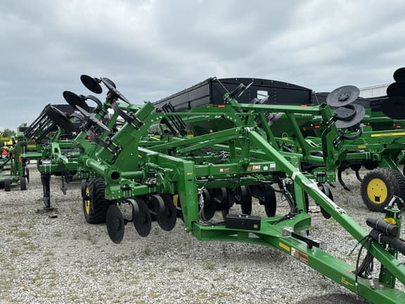 Image of John Deere 2730 equipment image 3