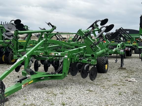 Image of John Deere 2730 equipment image 2