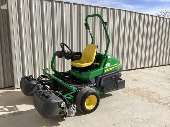 Image of John Deere 2750 equipment image 2