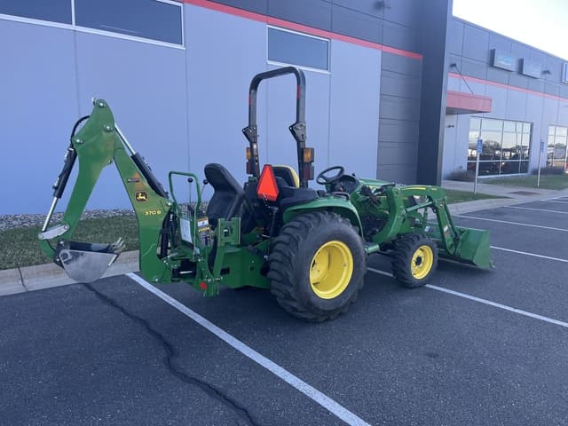 Image of John Deere 3032E equipment image 3