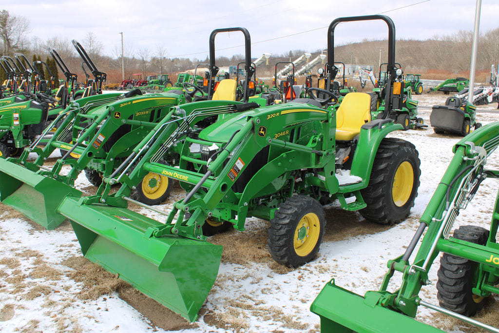 Main image John Deere 3046R
