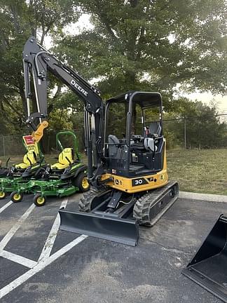 Image of John Deere 30P equipment image 2