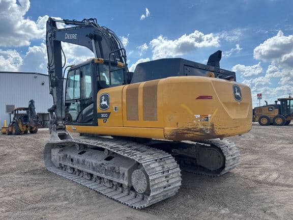 Image of John Deere 300P equipment image 3