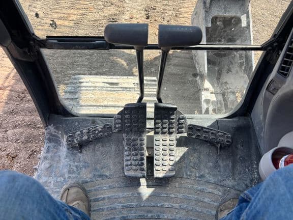 Image of John Deere 300P equipment image 4