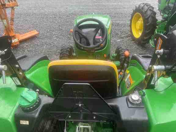 Image of John Deere 3025D equipment image 4