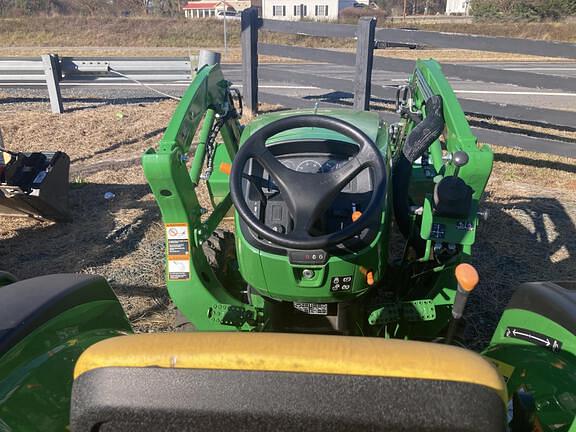 Image of John Deere 3025D equipment image 3