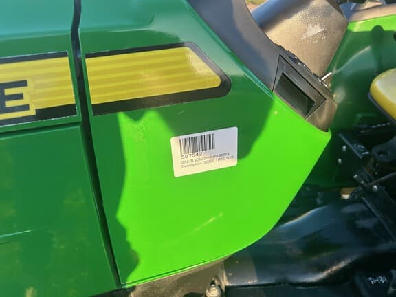 Image of John Deere 3025E equipment image 2