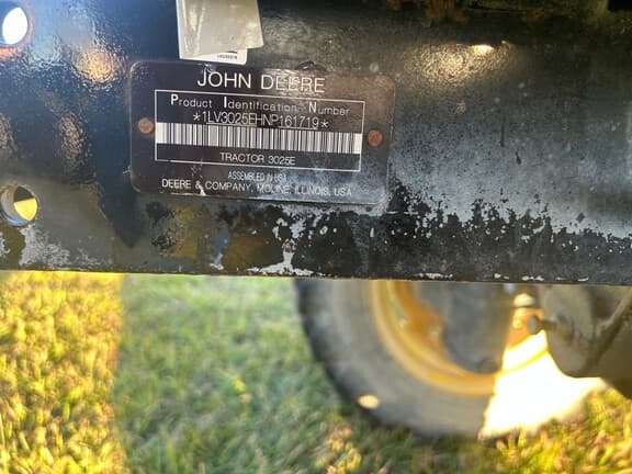 Image of John Deere 3025E equipment image 1