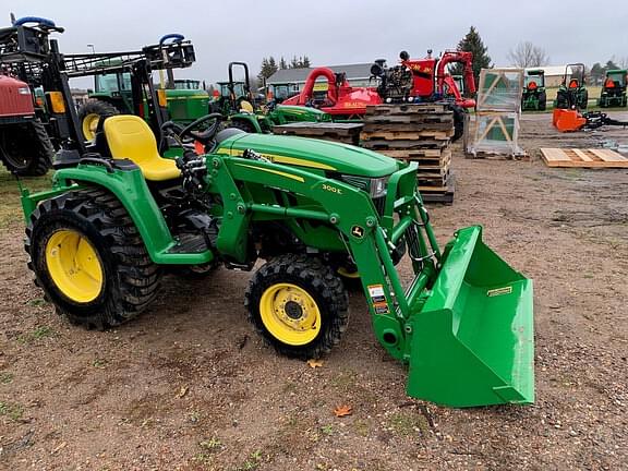 Image of John Deere 3025E equipment image 4