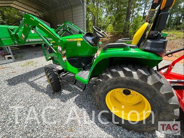 Image of John Deere 3025E equipment image 4