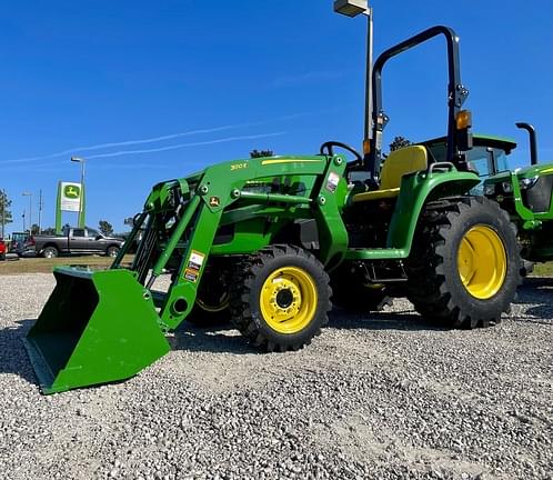 Image of John Deere 3025E equipment image 4