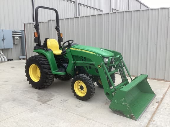 Image of John Deere 3025E equipment image 4