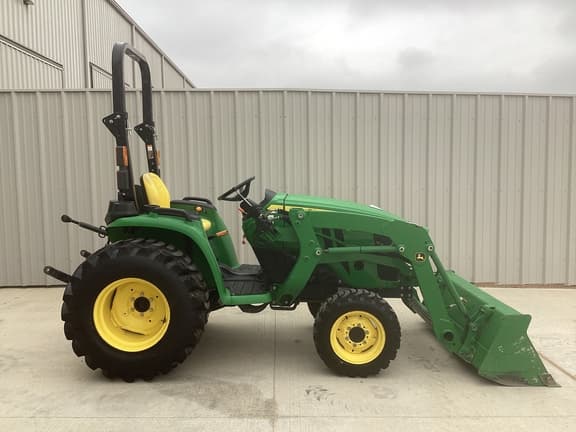 Image of John Deere 3025E equipment image 3