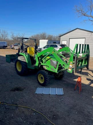 Image of John Deere 3025E equipment image 2