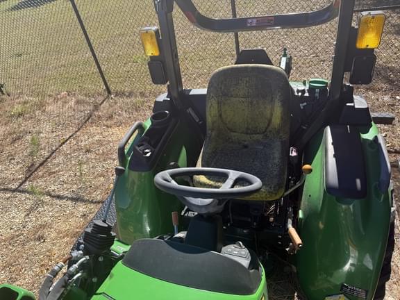 Image of John Deere 3025E equipment image 3