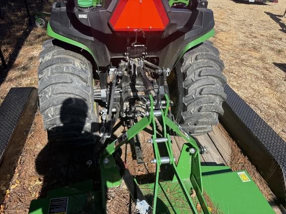 Image of John Deere 3025E equipment image 4