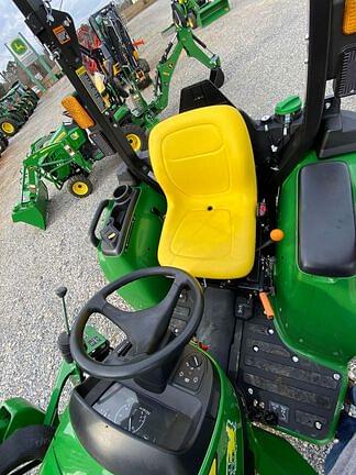 Image of John Deere 3025E equipment image 4