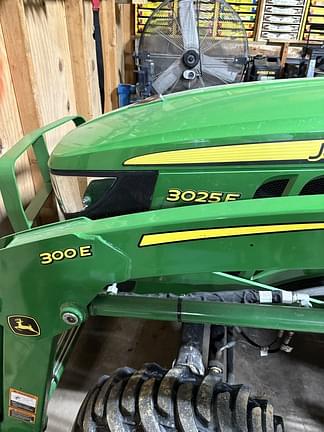 Image of John Deere 3025E equipment image 3
