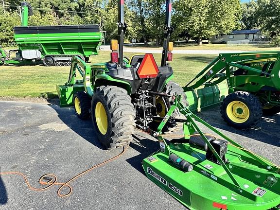 Image of John Deere 3032E equipment image 2