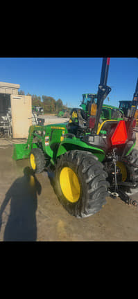 Image of John Deere 3025E equipment image 3