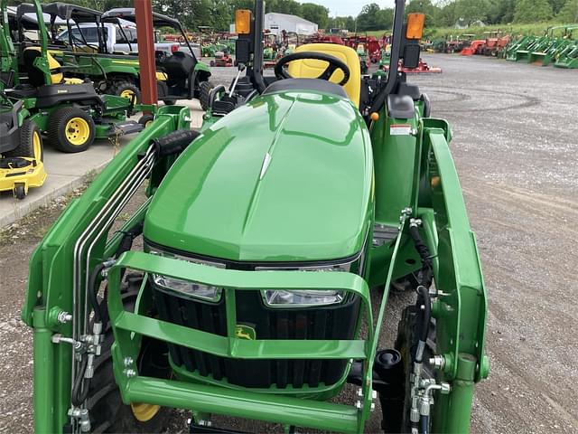 Image of John Deere 3025E equipment image 1