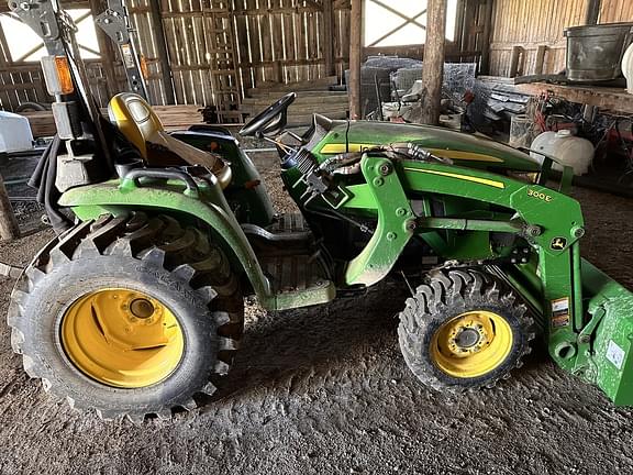 Image of John Deere 3025E equipment image 2