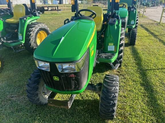 Image of John Deere 3025E equipment image 4