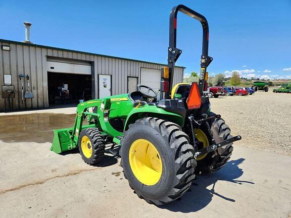 Image of John Deere 3025E equipment image 2