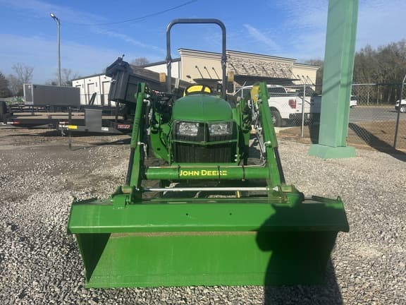 Image of John Deere 3025E equipment image 3