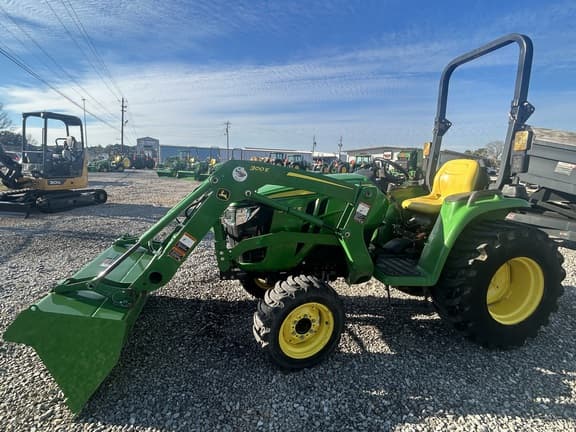 Image of John Deere 3025E equipment image 2
