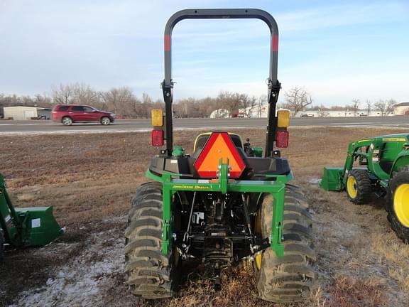 Image of John Deere 3025E equipment image 3