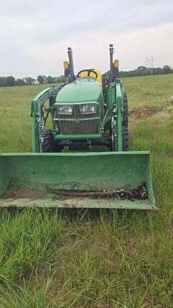 Image of John Deere 3025E equipment image 3