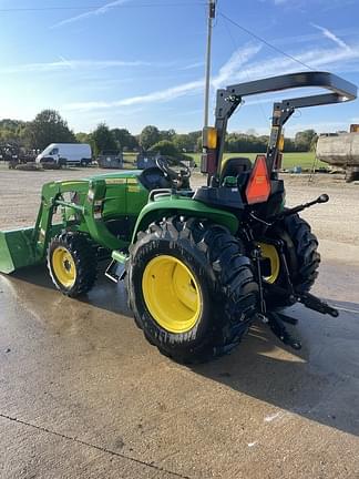 Image of John Deere 3025E equipment image 2