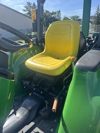 Image of John Deere 3025E equipment image 4