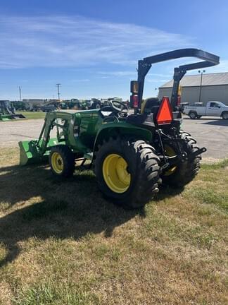 Image of John Deere 3025E equipment image 3