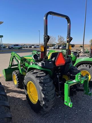 Image of John Deere 3025E equipment image 2